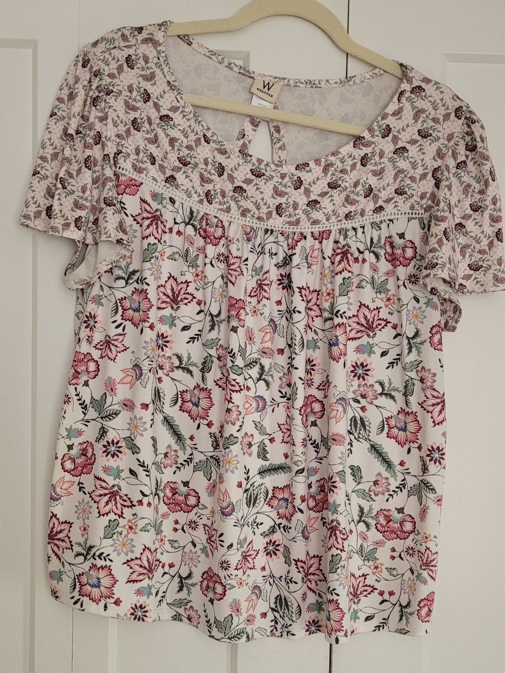 Wrapper Floral Short Sleeve Peasant Top in Cream and Pink